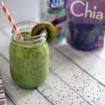 Kiwi and pear yogurt smoothie